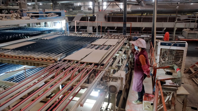 Jak kontrolovat kvalitu venkovních porcelánových dlaždic? Odhalení standardizovaného procesu kontroly kvality Beata Ceramics
