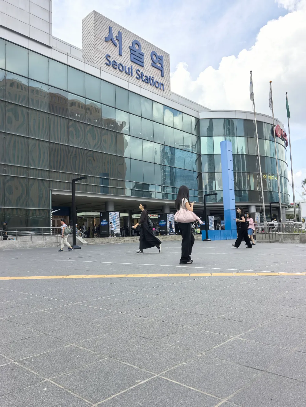Beata Ceramics Eco dlažební kámen určený pro veřejný projekt stanice Seoul